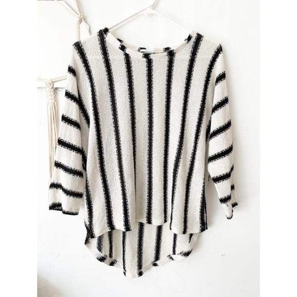 Bar III Sweaters - Bar III Women's Black & White Striped Knit Loos Fit Top Medium